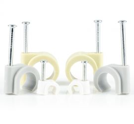 Cable clips with nail in three colors and in three different sizes, on a white background.